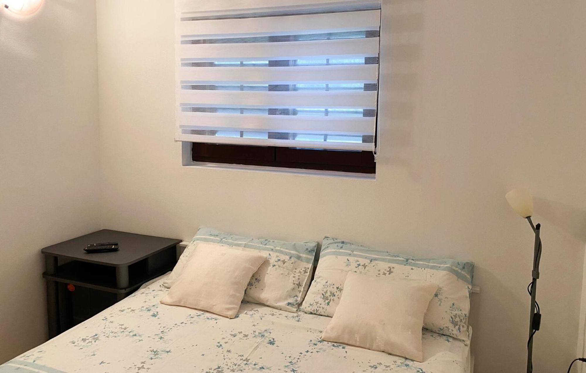 1 Bedroom Awesome Apartment In Liznjan Bagian luar foto
