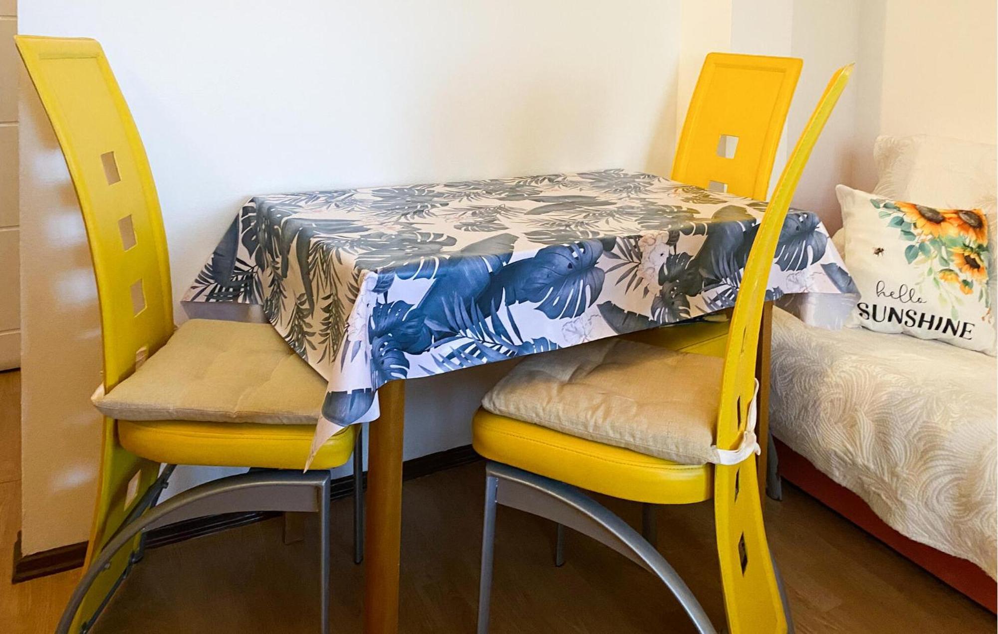 1 Bedroom Awesome Apartment In Liznjan Bagian luar foto